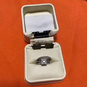 1/4 karat 14k gold cluster Diamond engagement ring & Diamond wedding band Jared